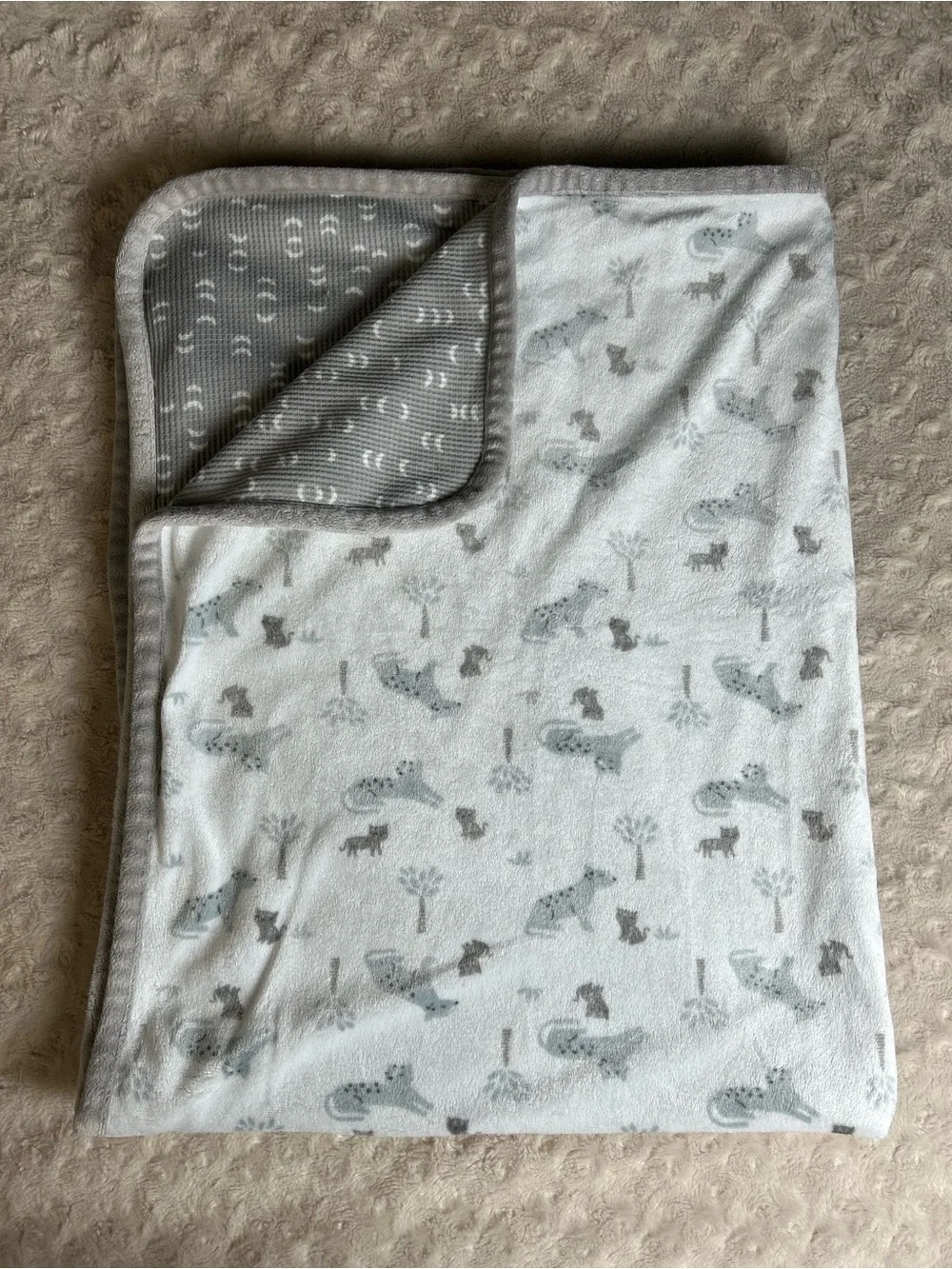 Modern Moments by Gerber Gray White Baby Blanket Leopard Cheetah Cat Thermal